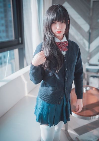 R级成人精品动漫h无码_十万网红美女美酱
