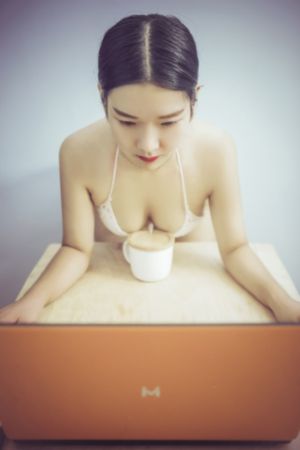 大草莓app下载_1080P全集免费观看