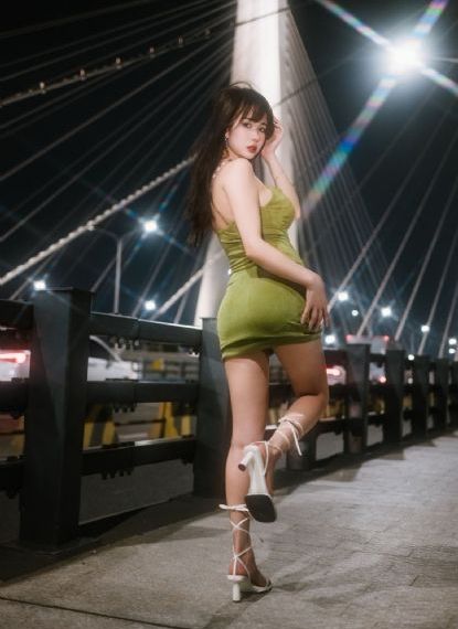 草莓丝瓜绿巨人在线观看_高清电影