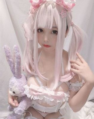 美女裸体精油按摩_超清高清完整版