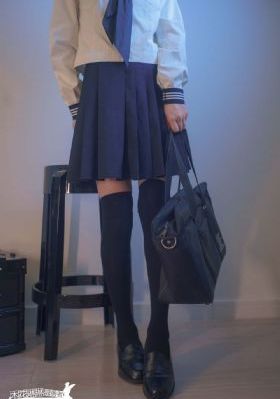 国产成人综合久久久精品_HD免费在线播放