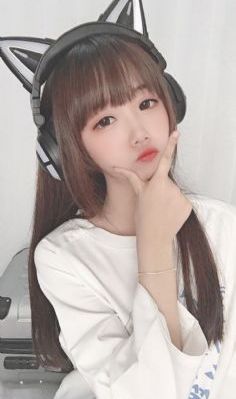 丰满岳妇张开腿任你躁小说_BD英语免费高清观看