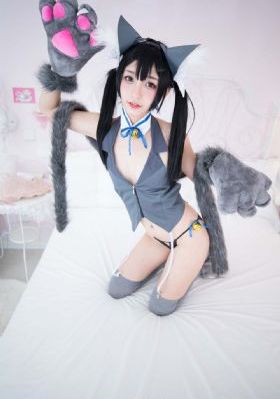 美丽女教师被门卫侵犯_720免费全集观看